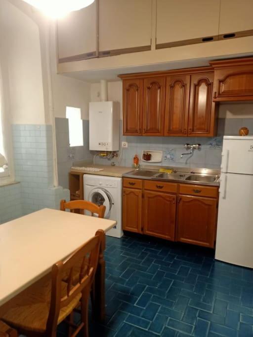 Appartamento Zona Centro Foce Genoa Luaran gambar